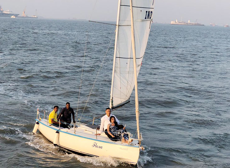 yacht rent in mumbai