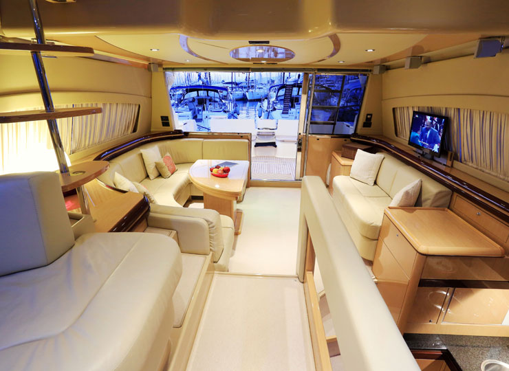 FERRETTI 550